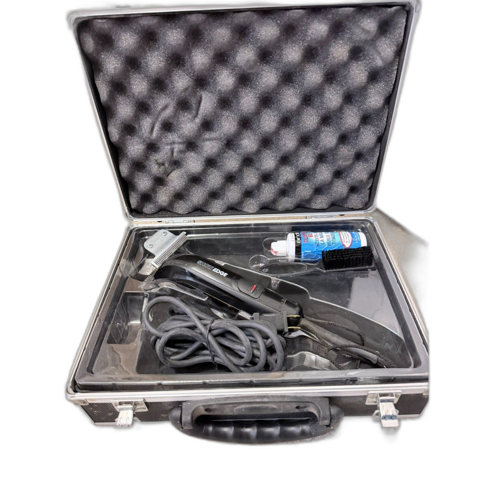 Andis Show Edge Large Animal Clipper FHC Livestock Kit Case Blade T-84 CLEAN